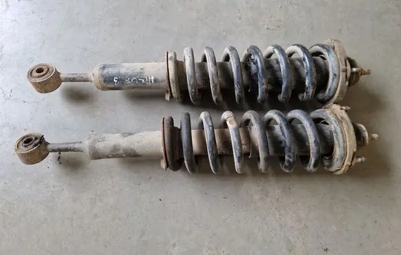 Toyota Hilux (AN10, AN20, AN30) Front shock absorber with coil spring