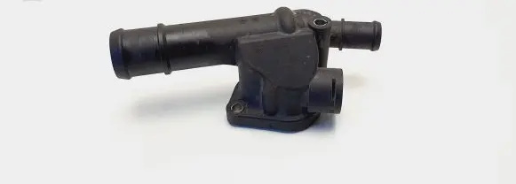 Volkswagen PASSAT B6 Engine coolant pipe/hose 03G121132B
