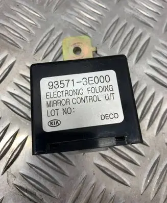 KIA Sorento Wing mirror control module 935713E000
