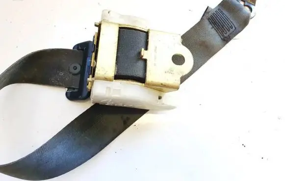 Middle seatbelt (rear)