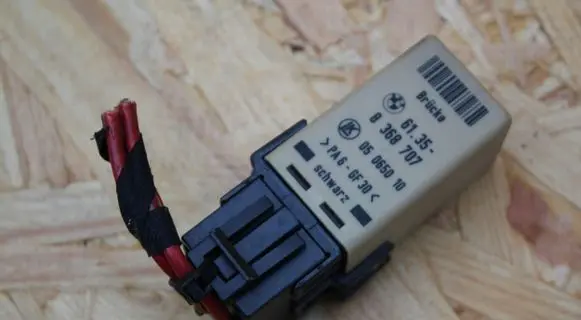 BMW 7 E38 Other relay 8368707