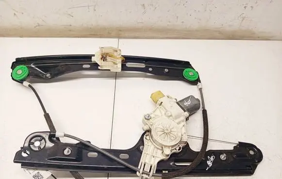 BMW 1 E81 E87 Sliding door window regulator with motor 7067795 7138465E