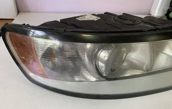 Volvo V50 Headlight/headlamp 31265695 0301237202