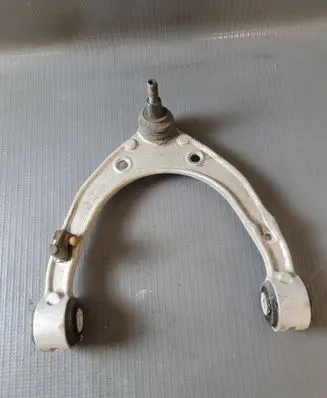 Volkswagen Touareg II Front lower control arm/wishbone 7P0407021