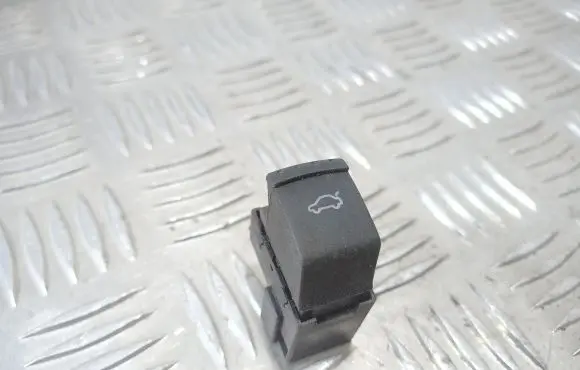 Tailgate opening switch