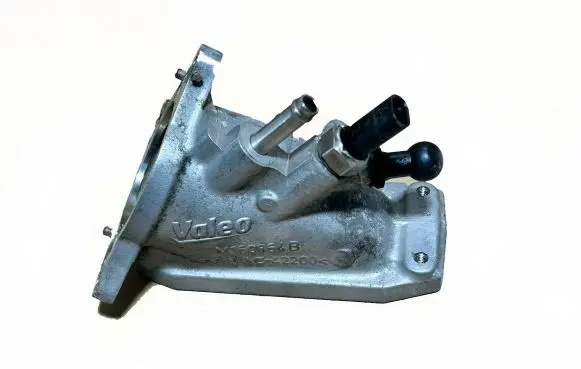 Volkswagen Golf VII Throttle valve 04L128637B 14097
