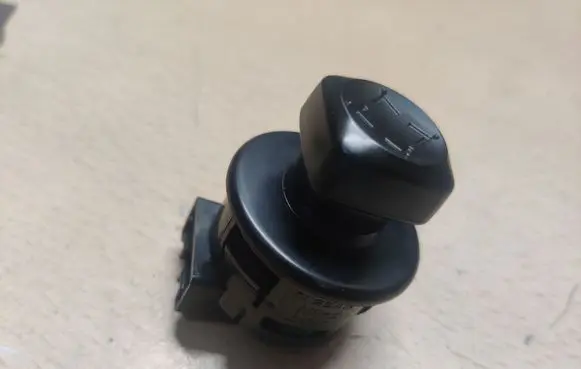 Infiniti Q70 Y51 Steering wheel adjustment switch 