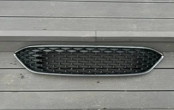 Ford Focus ST Front bumper lower grill F1EB8200A 17657