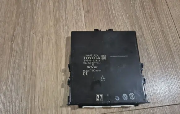 Toyota Auris E180 Keyless (KESSY) go control unit/module 8999002370