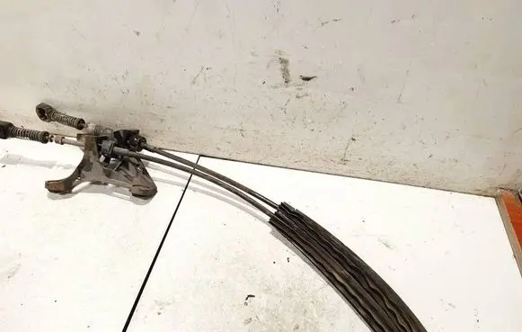 Volkswagen PASSAT B7 Gear shift cable linkage 3c0711266l