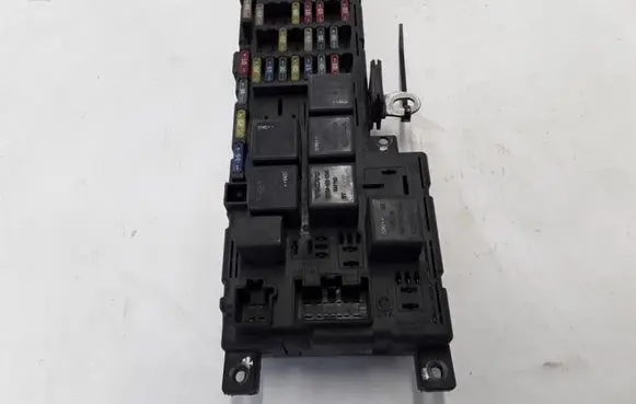 Volvo V70 Fuse module
