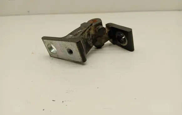 Audi A4 S4 B8 8K Rear door lower hinge 8K0831401B