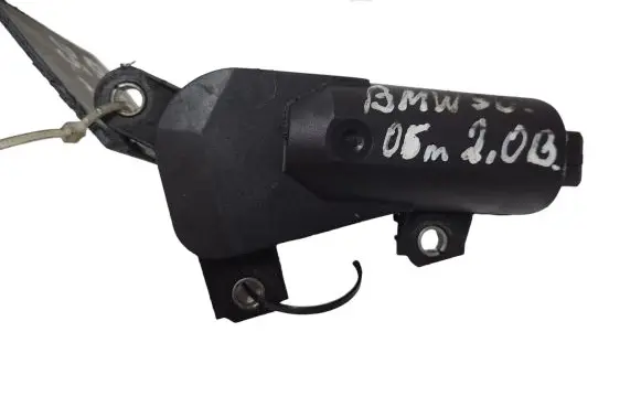 BMW 3 E90 E91 Intake manifold valve actuator/motor 7511383