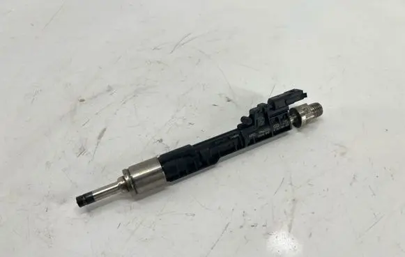 BMW 1 F20 F21 Fuel injector 7639994