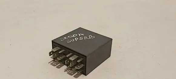 Skoda Superb B5 (3U) Window wiper relay 1J0955531