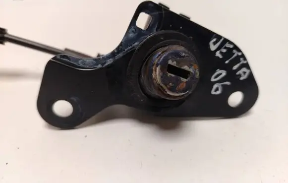 Volkswagen Jetta V Tailgate/trunk/boot lock/catch/latch 1T0827573