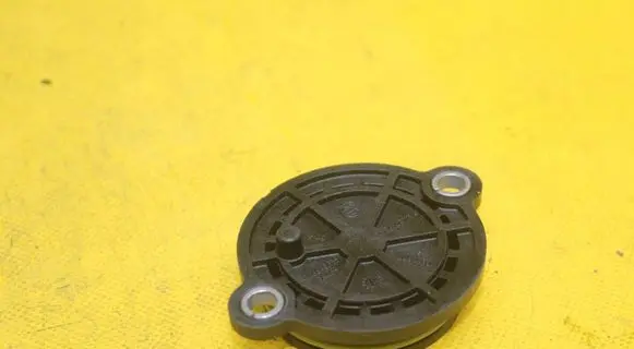 Volkswagen Golf VII other engine part 036103111G