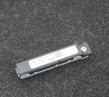 Audi A4 S4 B9 8W Aerial antenna amplifier 8W0035225B