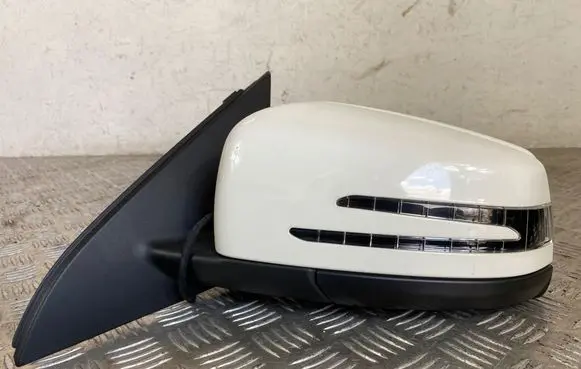 Mercedes-Benz A W176 Front door electric wing mirror A1768100116 204460016