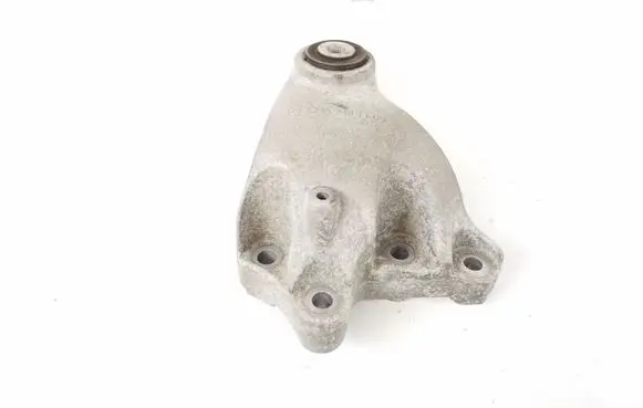 Infiniti Q30 Engine mounting bracket A2462401109