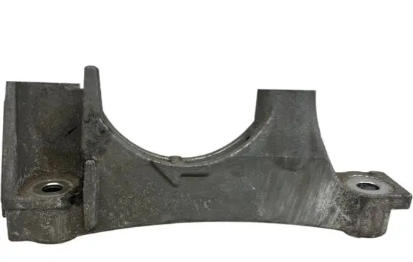 Engine mounting bracket
