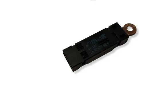 Mercedes-Benz B W246 W242 Aerial antenna amplifier A1568200089