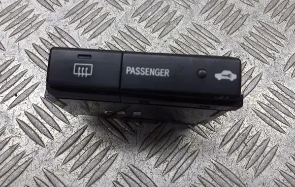 Toyota Avensis T250 Windscreen/window heater switch 84790-05130-C