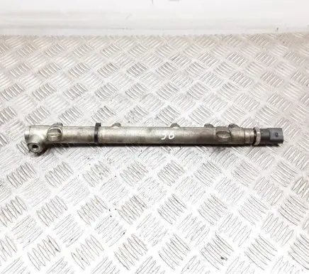 Mercedes-Benz C W203 Fuel main line pipe A6110700395 0445214038 105818L2