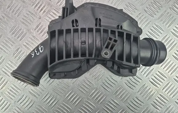Mercedes-Benz GL X166 Intake resonator A6421403887
