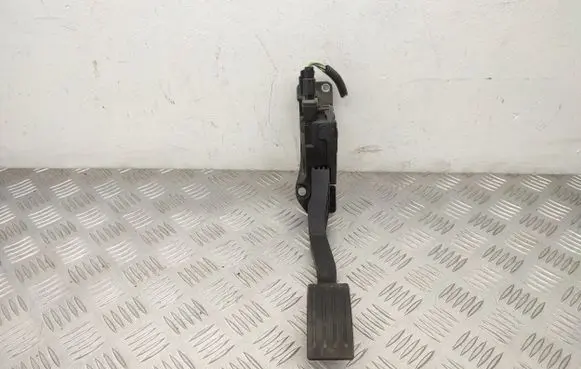 Ford Kuga II Accelerator throttle pedal F1DC9F836AA