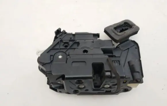 Volkswagen Polo V 6R Front door lock 5K1837016