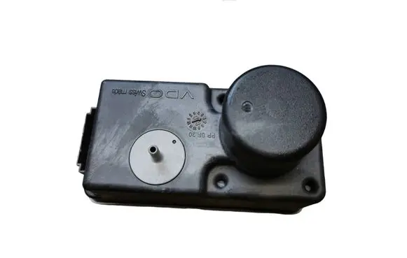 Volkswagen PASSAT B4 Vacuum pump 1H0962257