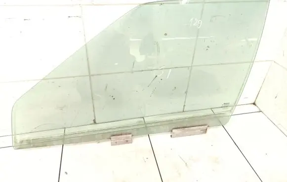 Volvo S70 V70 V70 XC Front door window glass four-door AS2