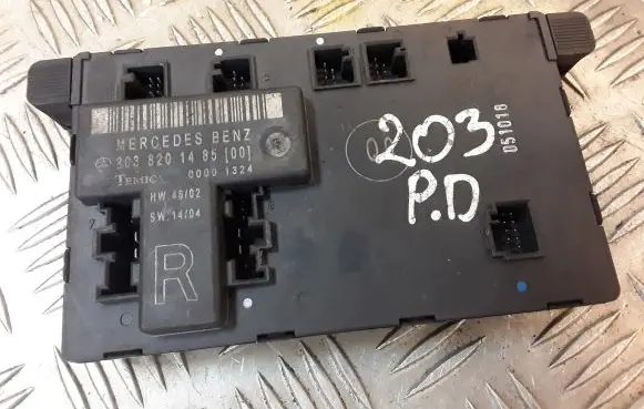 Mercedes-Benz C W203 Door control unit/module 2038201485 A2038201485