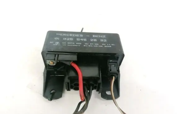 Glow plug pre-heat relay