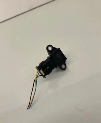 BMW 3 E90 E91 Air pressure sensor 7599042 A2C53358214 7599042-01