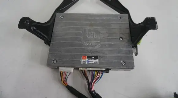 Toyota Prius (XW30) Sound amplifier 862800WA51 R33805 2218887