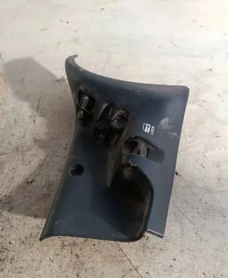 Chrysler Voyager Electric window control switch G935CAV2 685462 85503B