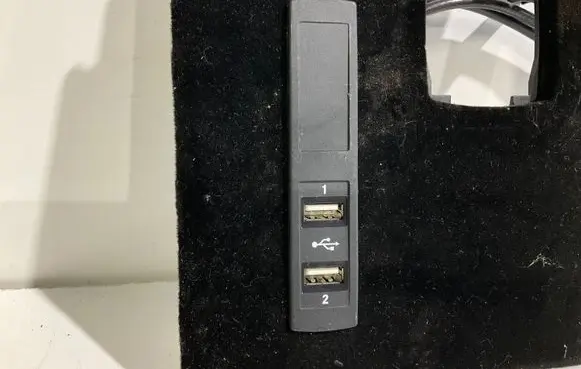 Mercedes-Benz S C217 USB socket connector A2228230011