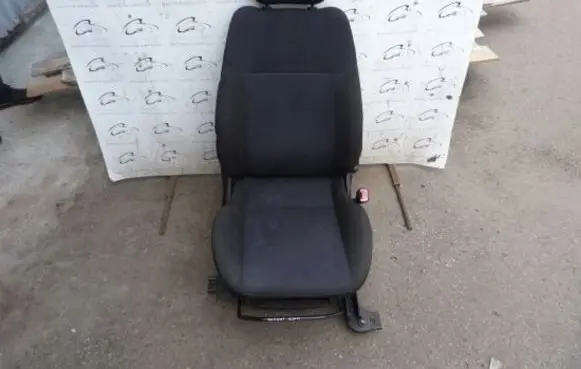 Suzuki Ignis Front passenger seat 