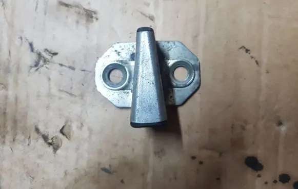 Mercedes-Benz S W140 Rear door lock loop/hook striker 