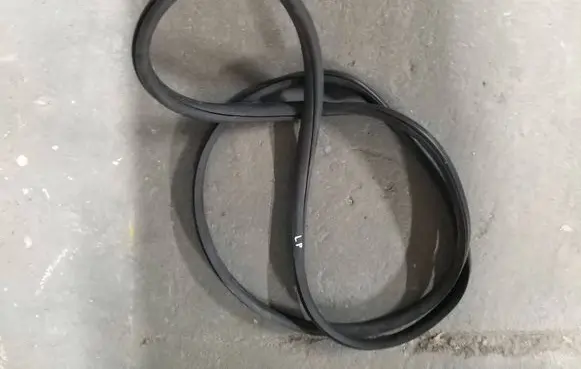 MG ZS Front door rubber seal 