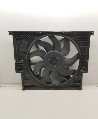 Radiator cooling fan shroud