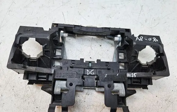Audi A8 S8 D3 4E Rear door exterior handle/bracket 4E0839885E