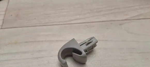 Toyota Avensis T250 Sun visor clip/hook/bracket 