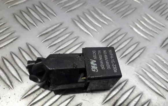 Audi A6 S6 C5 4B Other relay NVF41CZ30A NVF4-1C-Z30A