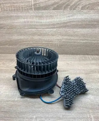 Mercedes-Benz C W202 Heater fan/blower 2028207310 9140010347