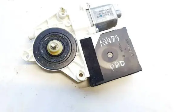 Volkswagen Jetta V Front door window regulator motor 0130822229 1k0959792l