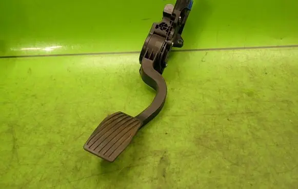 Fiat Fiorino Accelerator throttle pedal 028075510551801577