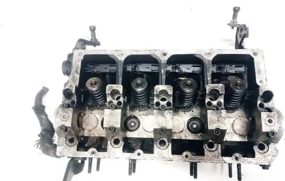 Volkswagen PASSAT B6 Engine head 038103373R